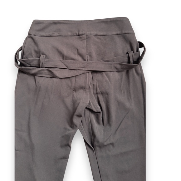 Legatte Crossover Pleated Pants – Size IT 42 (US 6) - Picture 8 of 9